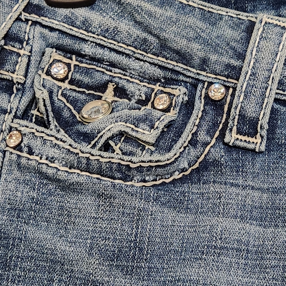 ⭐️ True Religion Sophie Cuffed Bermuda Shorts Size 25 - Picture 9 of 11